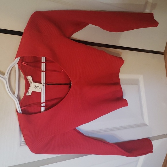 Red Crop-Top Sweater - Picture 6 of 6